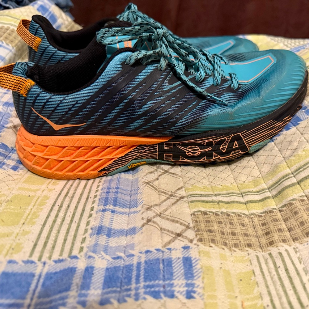 Hoka Mens Speedgoat 4 Trail Running Shoes: Size 9.5